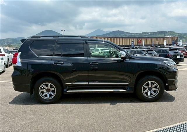 2023 TOYOTA LAND CRUISER PRADO