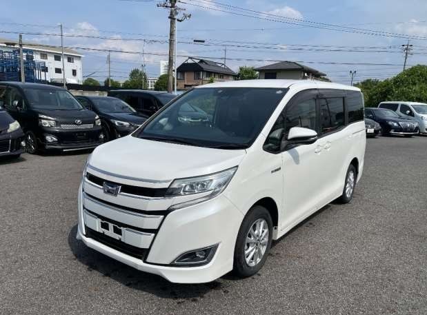2017 TOYOTA NOAH