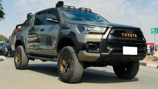 TOYOTA HILUX 2024
