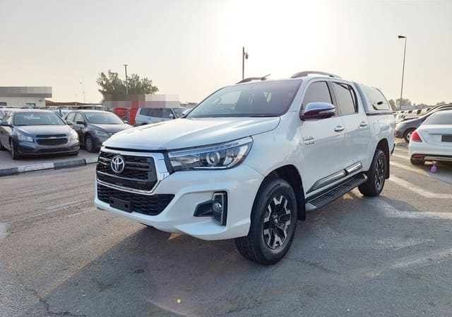 2016 TOYOTA HILUX SR5 WITH CANOPY