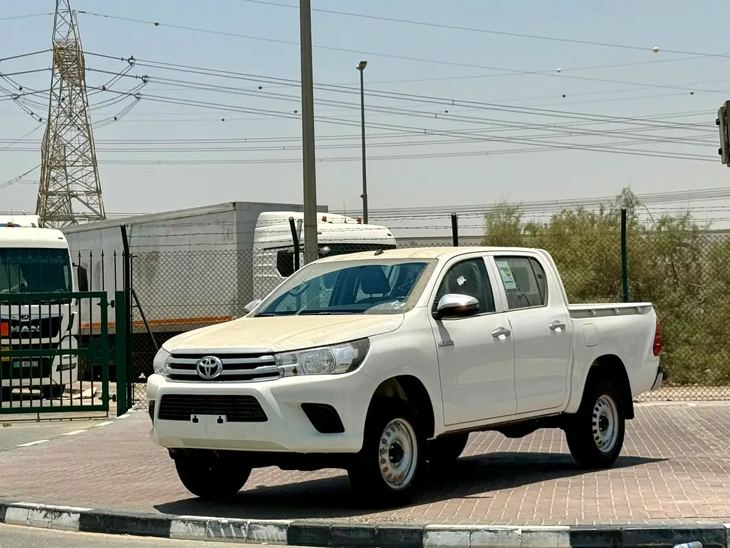 Toyota Hilux Double Cab DLX 2017
